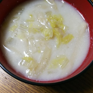 白菜とごぼうの豆乳スープ